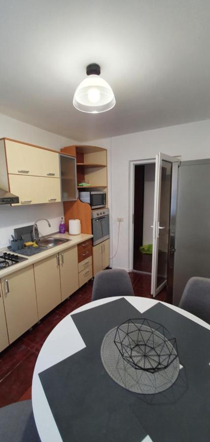 Apartament Chaplins 3 Camere Пьятра-Нямц Экстерьер фото